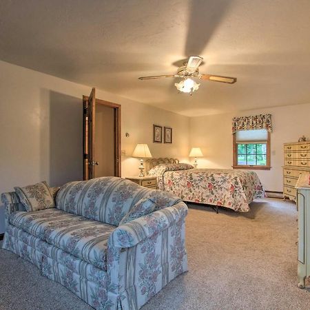 West Brookfield Waterfront New England House On Wickaboag Lake! מראה חיצוני תמונה